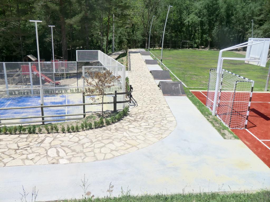 Camping L'Espelt La Pobla de Lillet Exterior foto